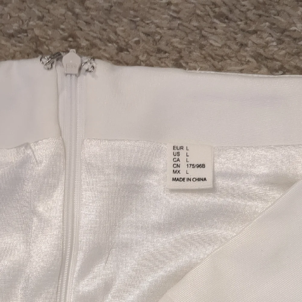 Amazon White Pencil Mini Skirt with Slit - Picture 2 of 6